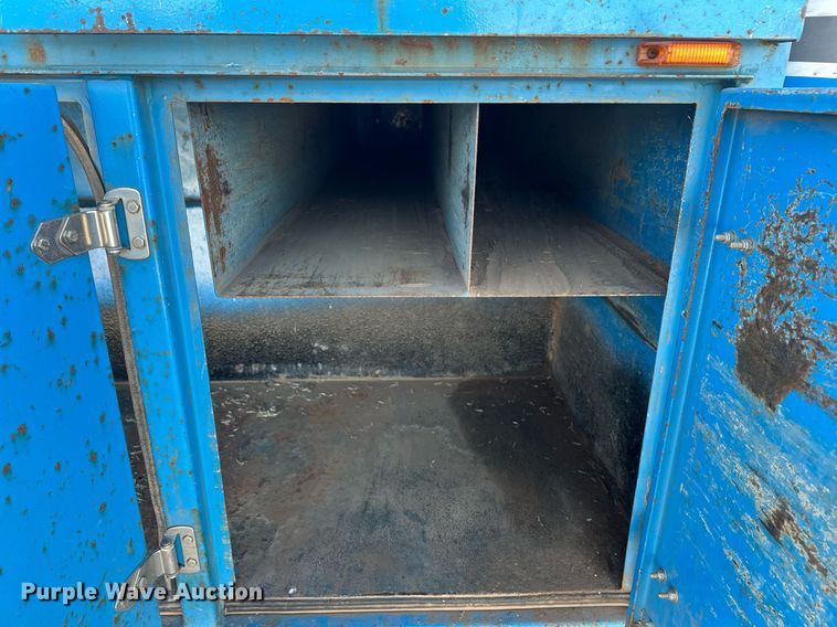 image for item EK0364 2014 Freightliner M2 flatbed truck