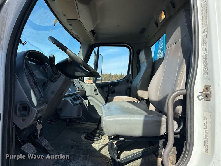 image for item EK0364 2014 Freightliner M2 flatbed truck