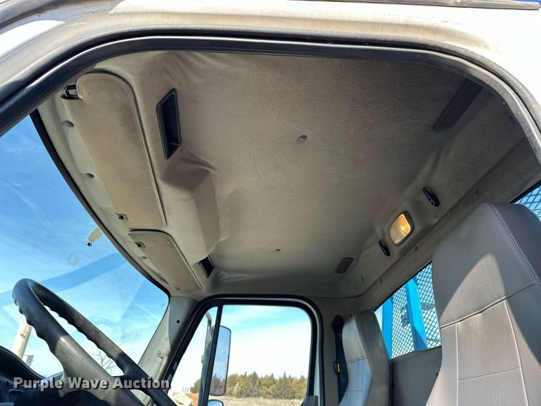 image for item EK0364 2014 Freightliner M2 flatbed truck