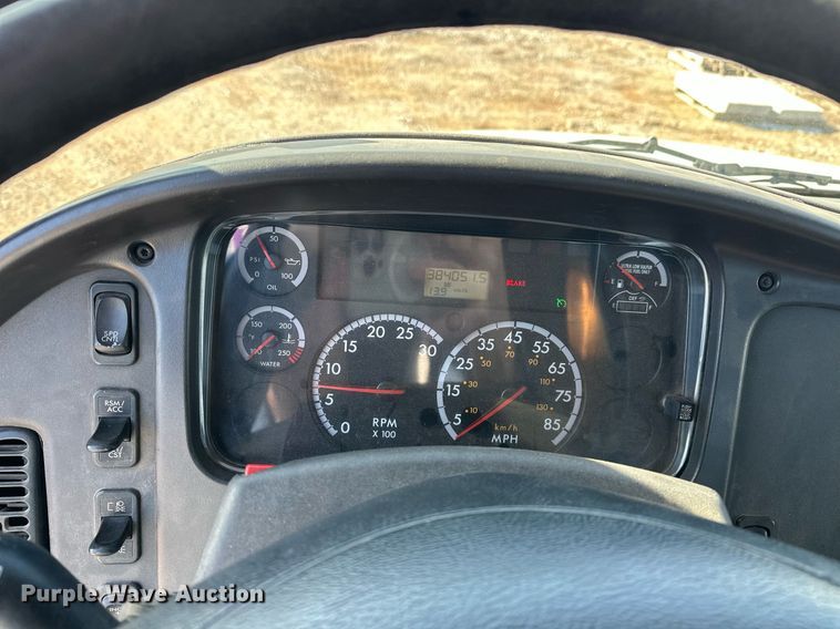 image for item EK0364 2014 Freightliner M2 flatbed truck