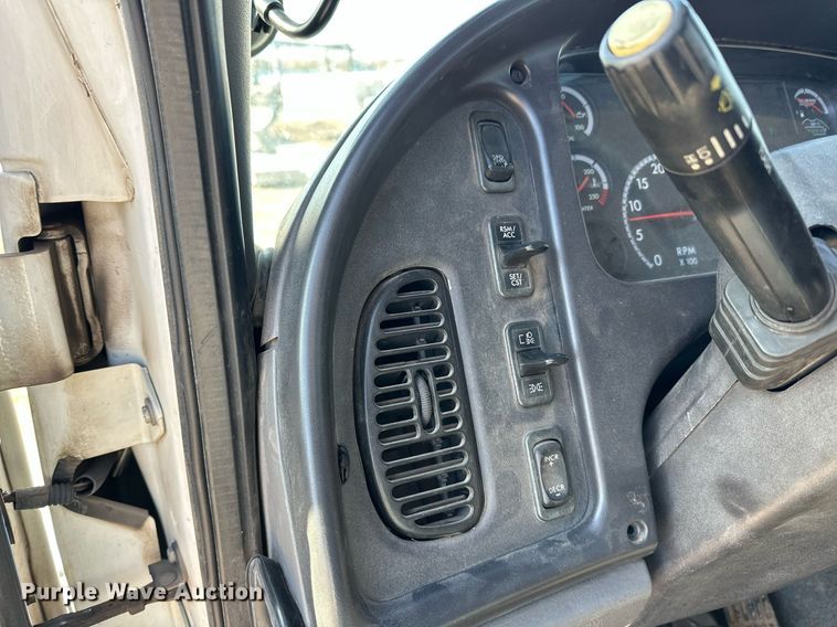 image for item EK0364 2014 Freightliner M2 flatbed truck