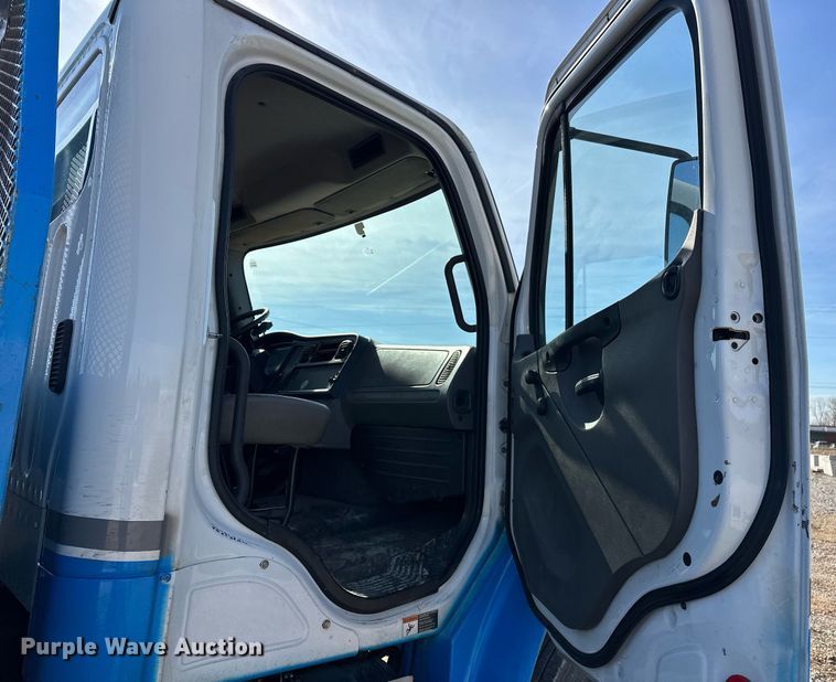 image for item EK0364 2014 Freightliner M2 flatbed truck