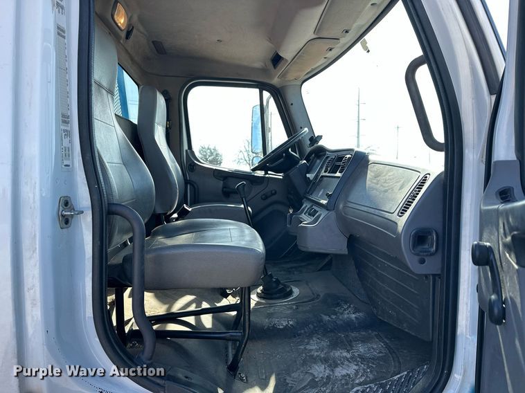 image for item EK0364 2014 Freightliner M2 flatbed truck