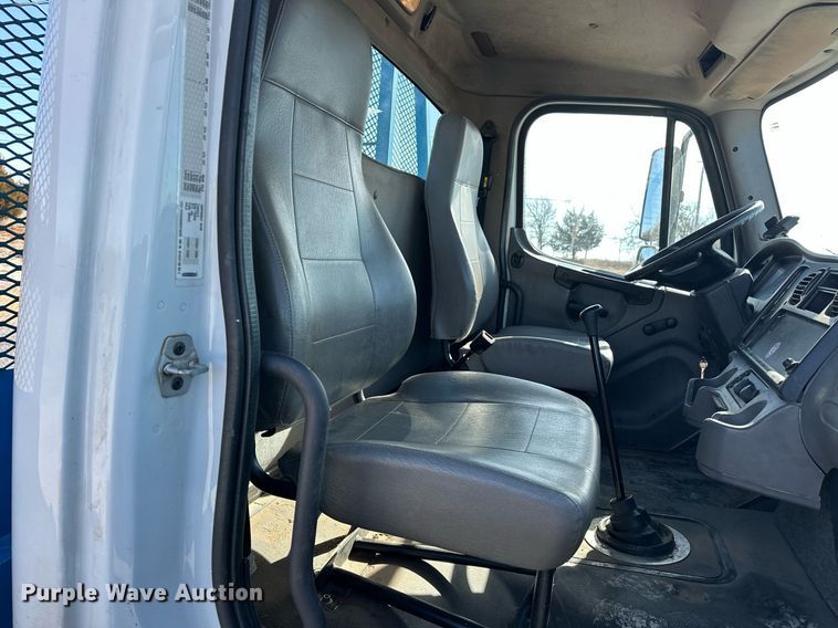 image for item EK0364 2014 Freightliner M2 flatbed truck