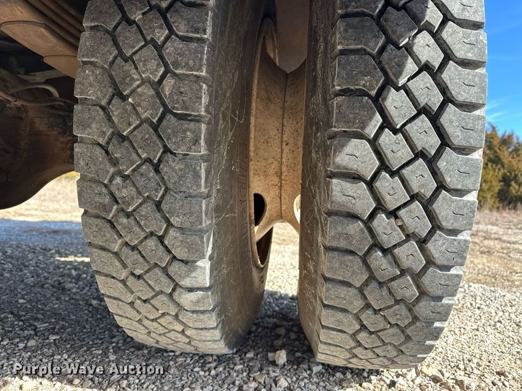 image for item EK0364 2014 Freightliner M2 flatbed truck