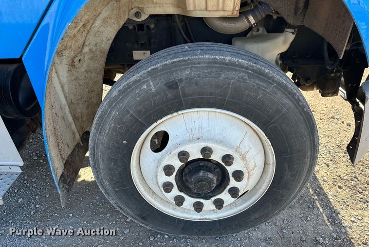 image for item EK0364 2014 Freightliner M2 flatbed truck