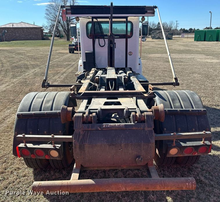 image for item EK0393 2019 Peterbilt 337 rollback truck