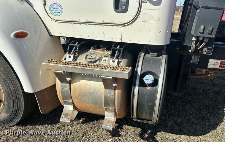 image for item EK0393 2019 Peterbilt 337 rollback truck