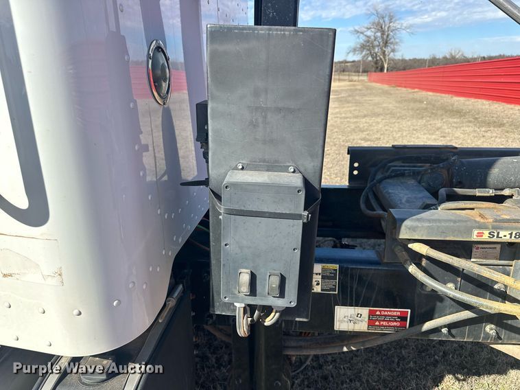 image for item EK0393 2019 Peterbilt 337 rollback truck