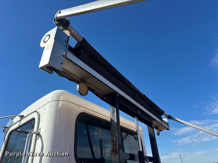 image for item EK0393 2019 Peterbilt 337 rollback truck