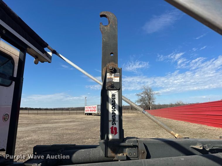 image for item EK0393 2019 Peterbilt 337 rollback truck