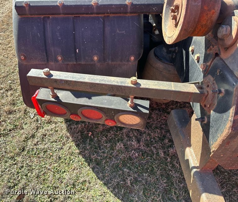 image for item EK0393 2019 Peterbilt 337 rollback truck