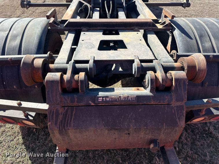 image for item EK0393 2019 Peterbilt 337 rollback truck