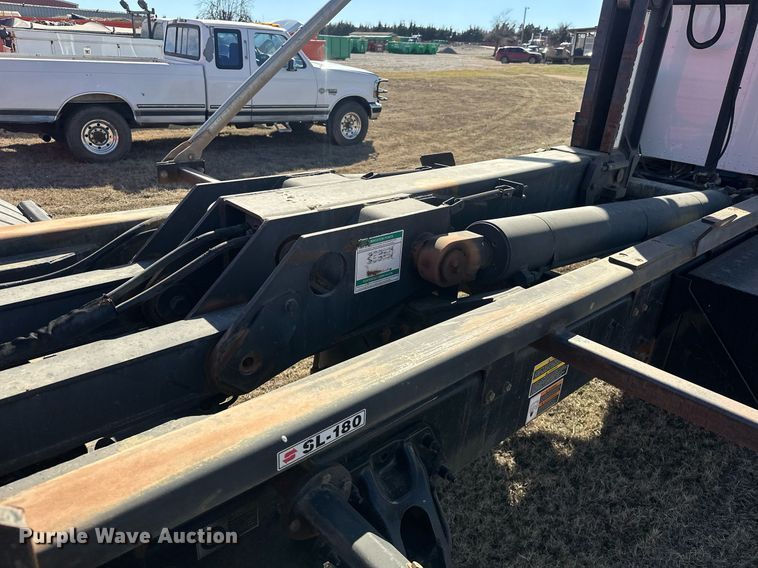 image for item EK0393 2019 Peterbilt 337 rollback truck