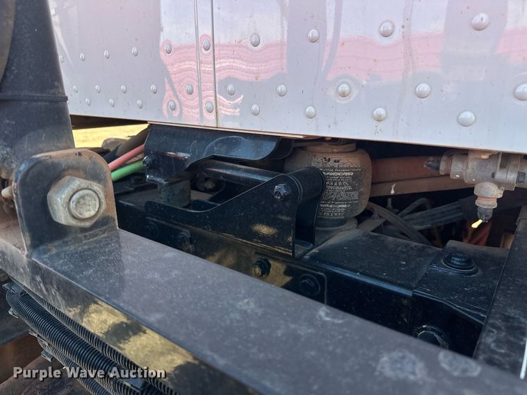 image for item EK0393 2019 Peterbilt 337 rollback truck