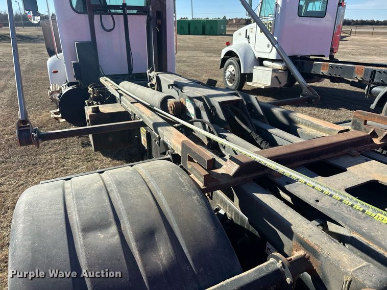 image for item EK0393 2019 Peterbilt 337 rollback truck