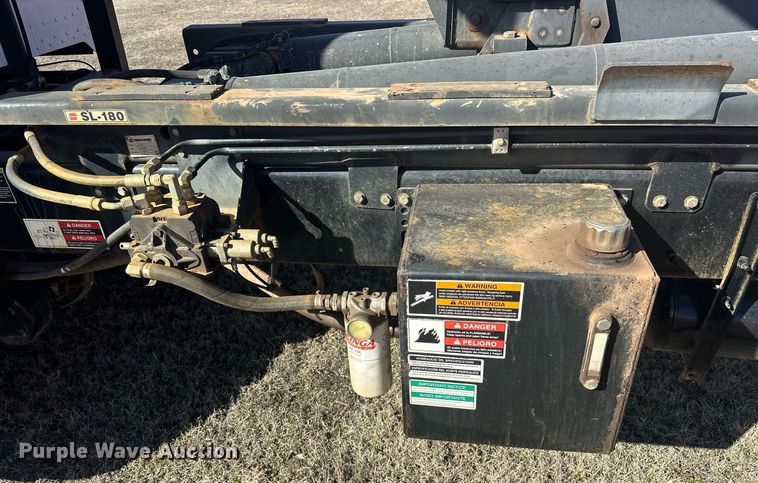 image for item EK0393 2019 Peterbilt 337 rollback truck