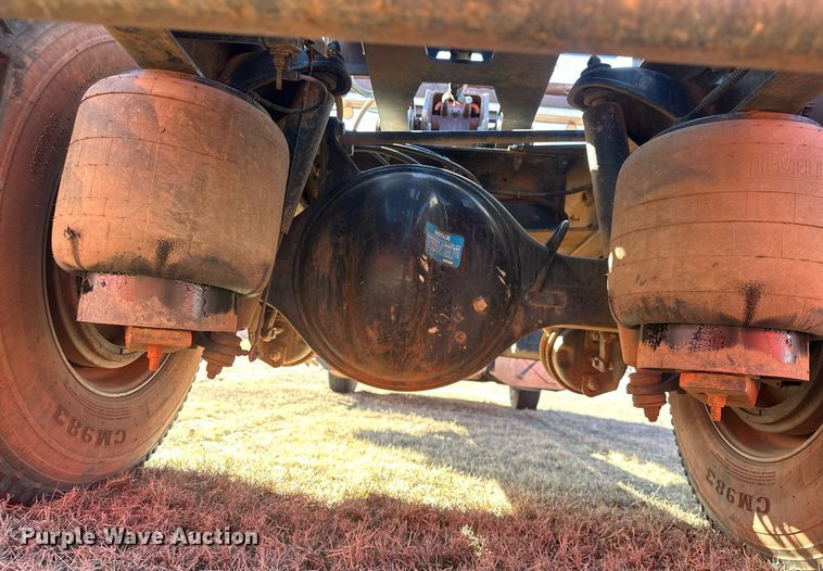 image for item EK0393 2019 Peterbilt 337 rollback truck