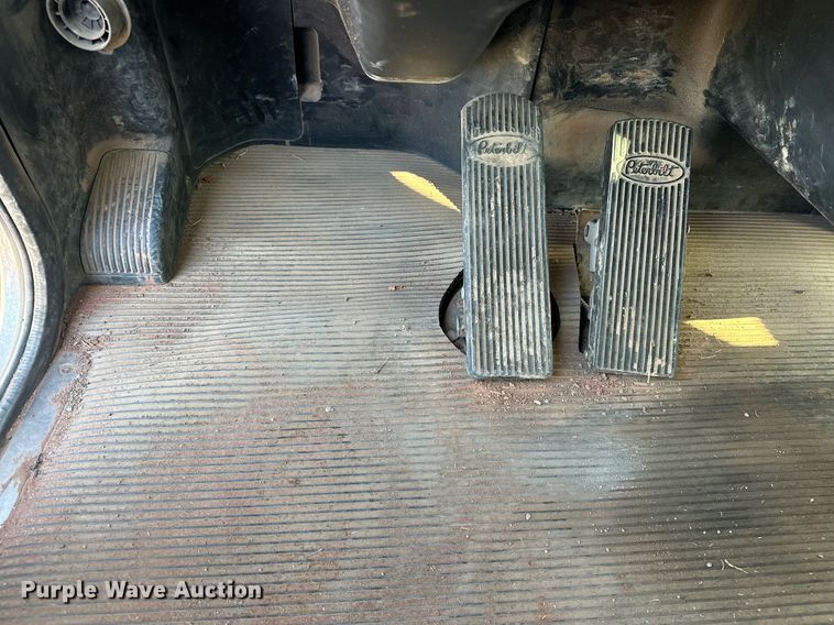 image for item EK0393 2019 Peterbilt 337 rollback truck