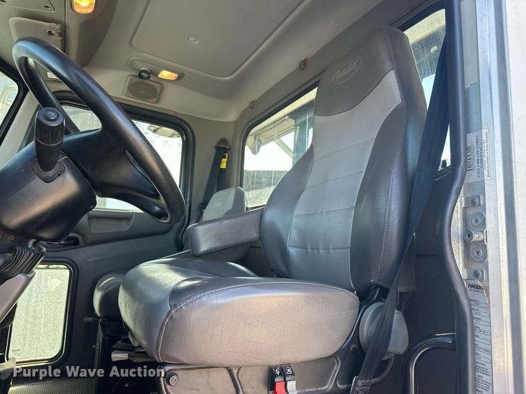 image for item EK0393 2019 Peterbilt 337 rollback truck