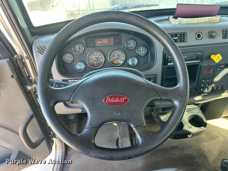 image for item EK0393 2019 Peterbilt 337 rollback truck