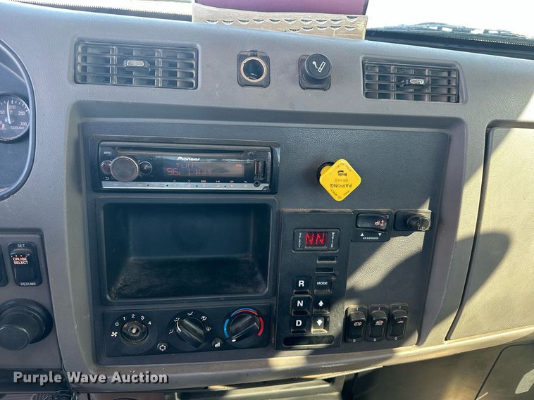 image for item EK0393 2019 Peterbilt 337 rollback truck