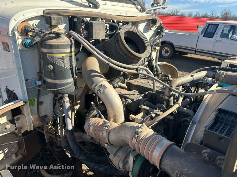 image for item EK0393 2019 Peterbilt 337 rollback truck