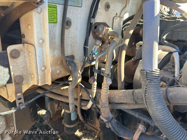 image for item EK0393 2019 Peterbilt 337 rollback truck