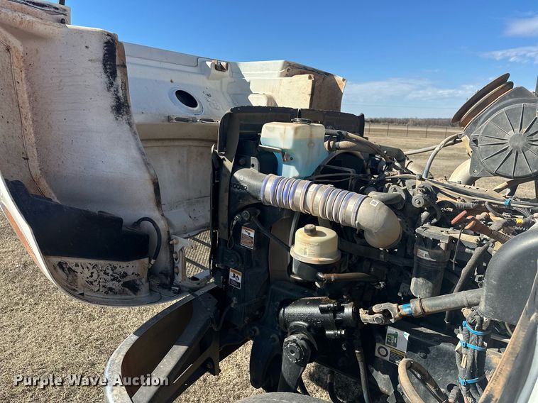 image for item EK0393 2019 Peterbilt 337 rollback truck