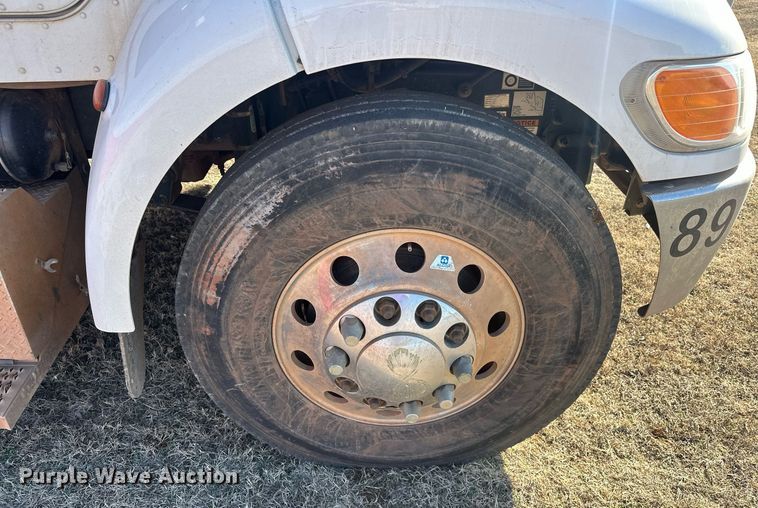 image for item EK0393 2019 Peterbilt 337 rollback truck