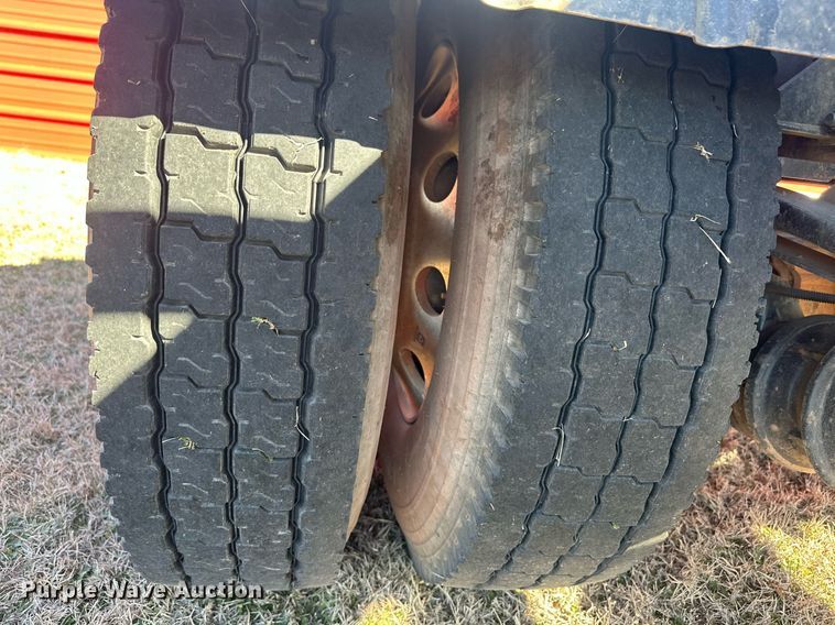 image for item EK0393 2019 Peterbilt 337 rollback truck