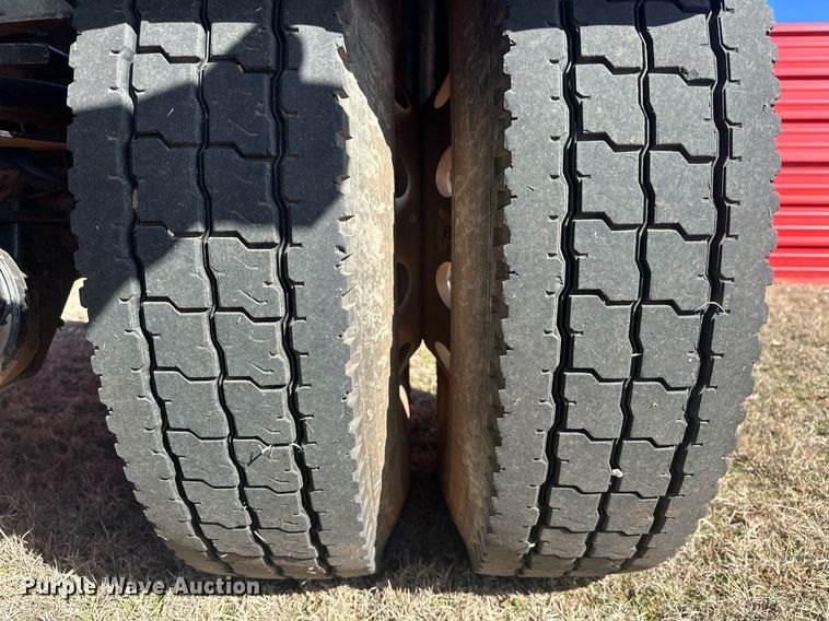 image for item EK0393 2019 Peterbilt 337 rollback truck