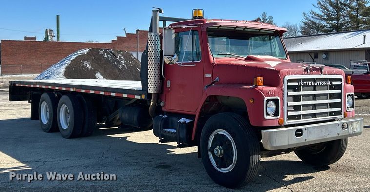 image for item EK2650 1981 International F1954 rollback truck