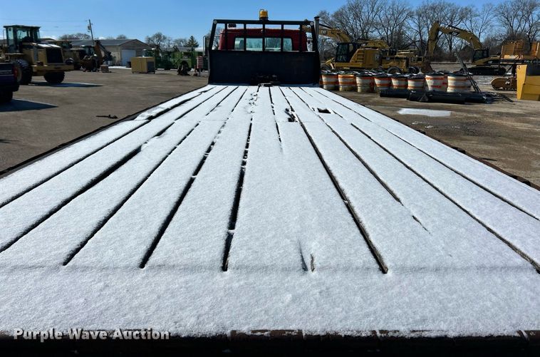 image for item EK2650 1981 International F1954 rollback truck