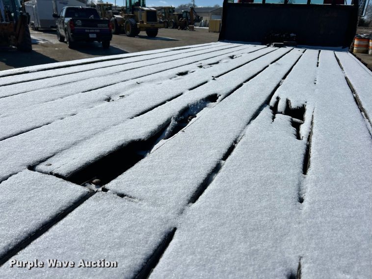 image for item EK2650 1981 International F1954 rollback truck