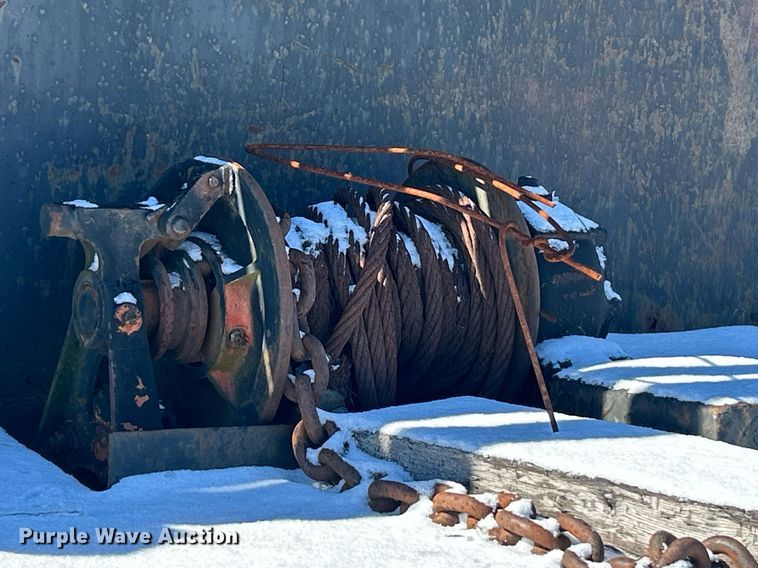 image for item EK2650 1981 International F1954 rollback truck