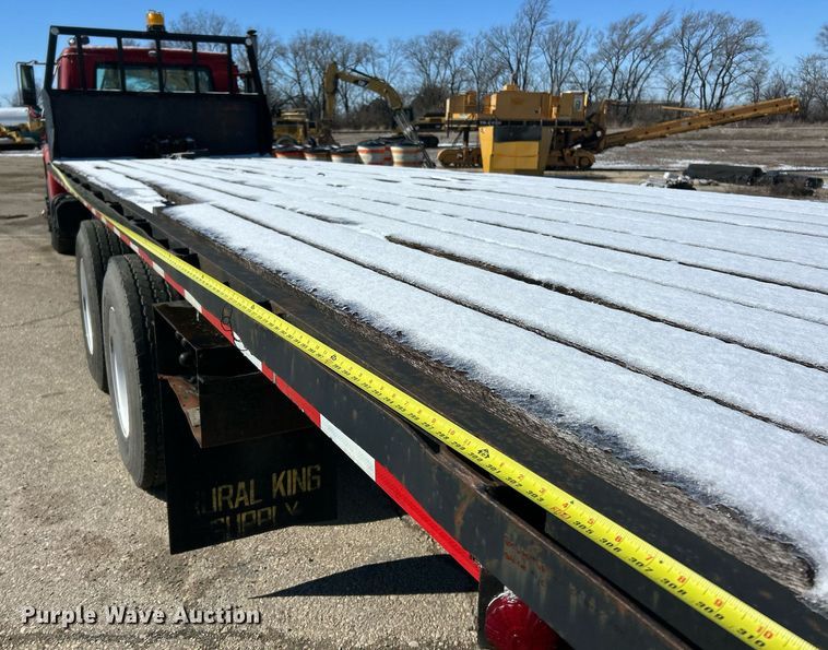 image for item EK2650 1981 International F1954 rollback truck