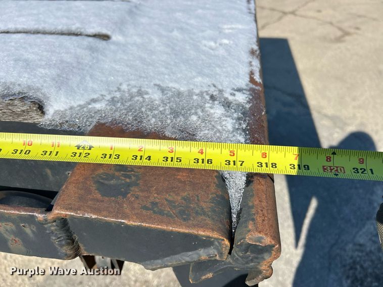 image for item EK2650 1981 International F1954 rollback truck