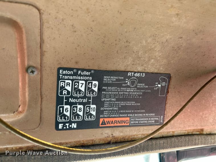 image for item EK2650 1981 International F1954 rollback truck