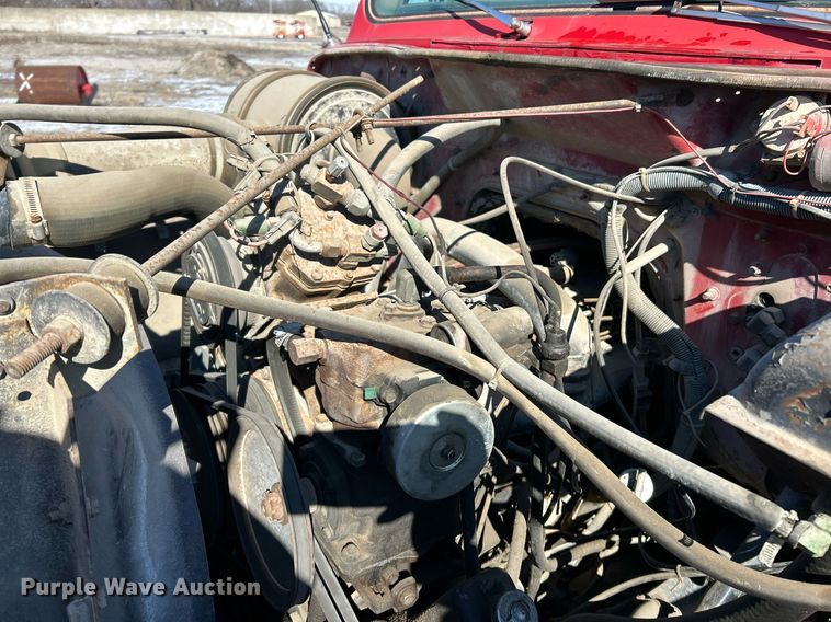 image for item EK2650 1981 International F1954 rollback truck