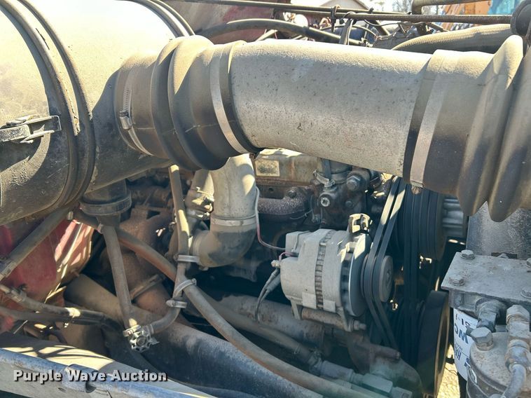 image for item EK2650 1981 International F1954 rollback truck