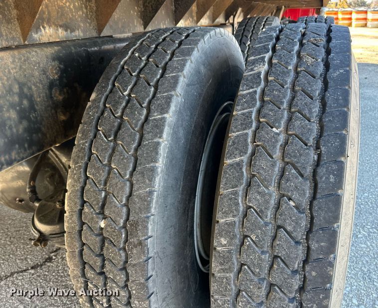 image for item EK2650 1981 International F1954 rollback truck