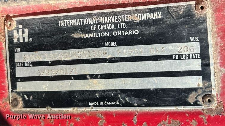 image for item EK2650 1981 International F1954 rollback truck