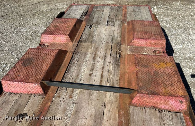 image for item EK2705 1982 Transcraft DTL-23-45 drop deck equipment trailer