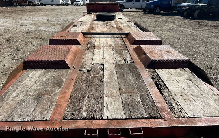 image for item EK2705 1982 Transcraft DTL-23-45 drop deck equipment trailer