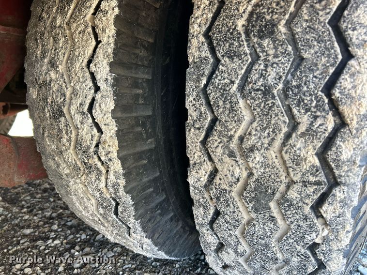 image for item EK2705 1982 Transcraft DTL-23-45 drop deck equipment trailer