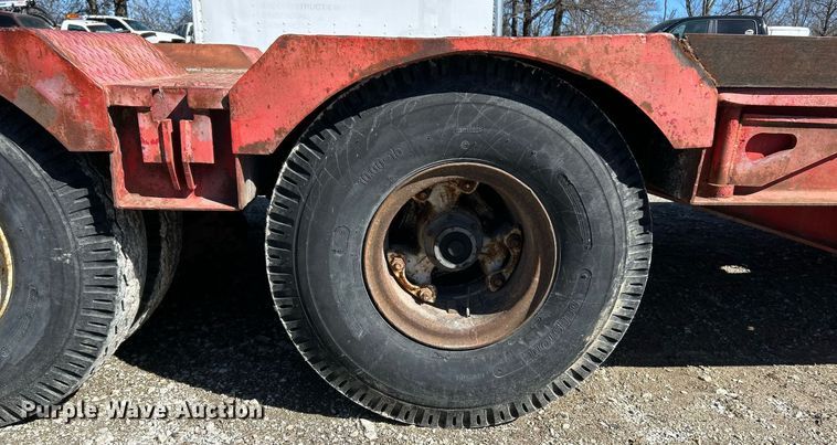image for item EK2705 1982 Transcraft DTL-23-45 drop deck equipment trailer