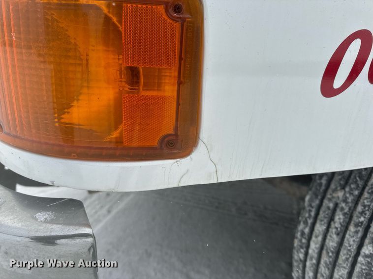 image for item EN5119 1993 International 8200  tow truck