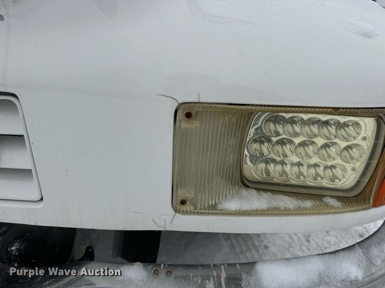 image for item EN5119 1993 International 8200  tow truck