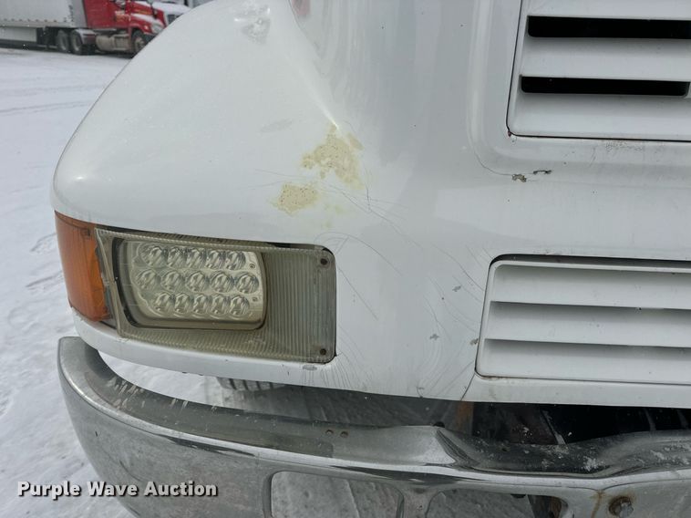 image for item EN5119 1993 International 8200  tow truck